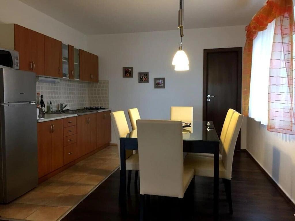 Apartment Ana Сень Экстерьер фото